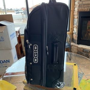 New, OGIO CANBERRA 26 Travel bag.